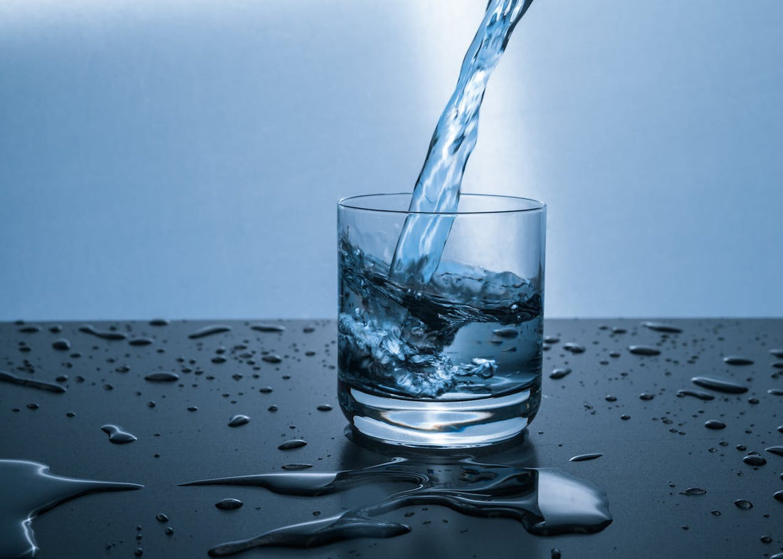 Wie viel Wasser sollte man täglich trinken? Alles, was Sie wissen müssen