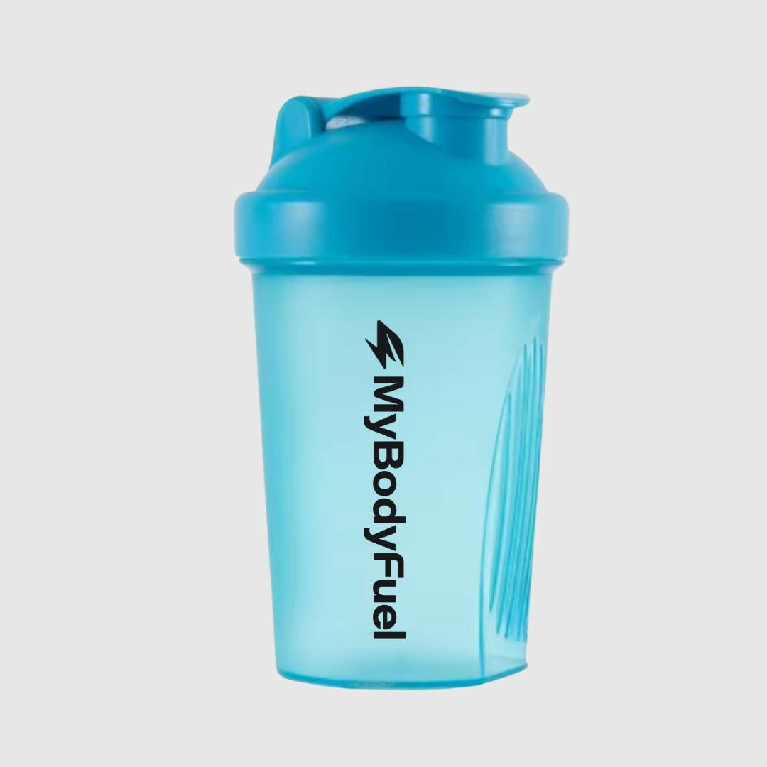 Blauwe MyBodyFuel shakebeker 400 ml met lekvrije flip‑top en maataanduiding